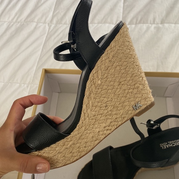 Brand new size 7 micheal lots platform - Picture 3 of 3